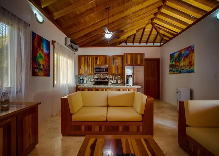Hotel Turtle Island