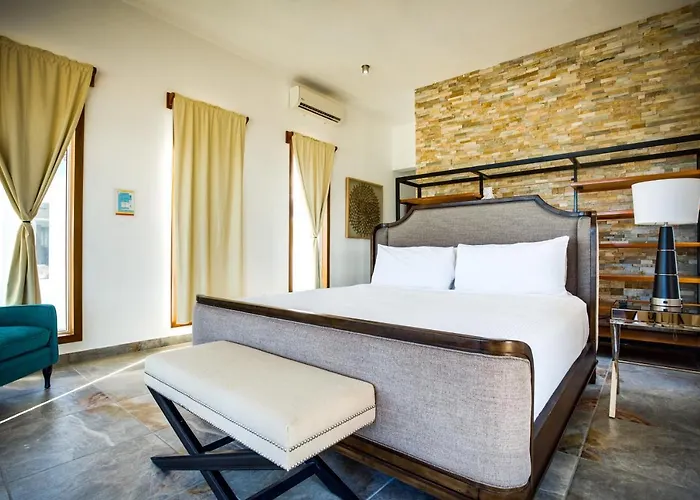 Turtle Island Hotel 3*