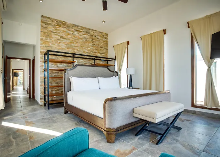Hotel Turtle Island