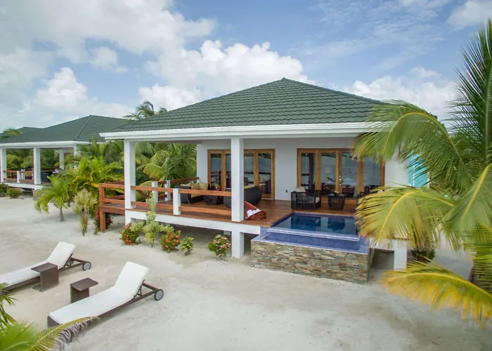 Turtle Island Hotel 3*